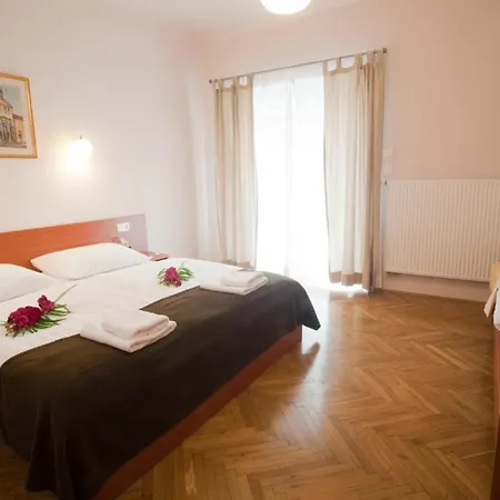 Apartment Alo Vila Klara *
